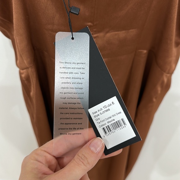 Shona Joy mocha satin dress. Size 6 - Picture 7 of 8